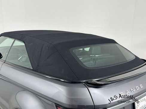 Used 2018 Land Rover Range Rover Evoque SE Dynamic image 16