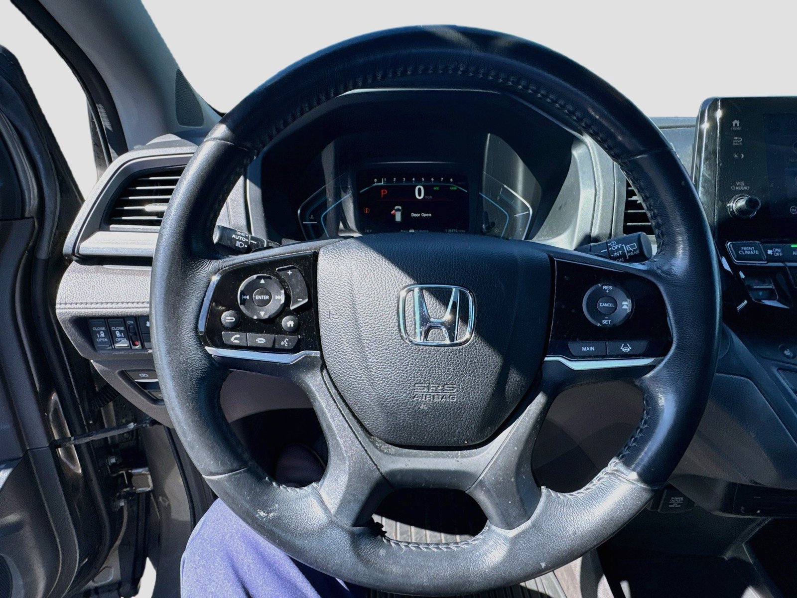 Used 2018 Honda Odyssey Touring image 11