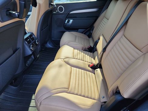Used 2026 Land Rover Discovery Limited Edition AWD/4WD image 5
