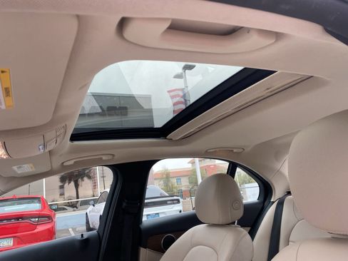 Used 2019 Mercedes-Benz C 300 Sedan image 12