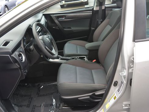 Used 2018 Toyota Corolla LE image 10