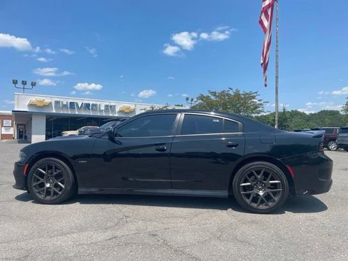 Used 2019 Dodge Charger R/T RWD image 6