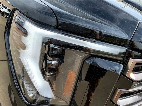 Used 2025 GMC Sierra 2500 AT4X AWD/4WD image 37