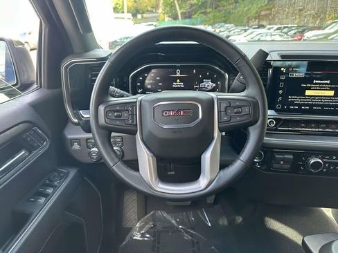 Used 2025 GMC Sierra 1500 SLT image 12