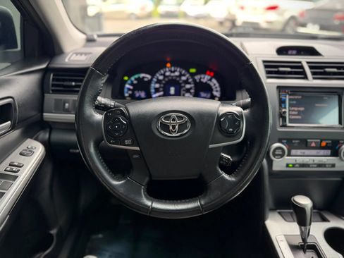 Used 2014 Toyota Camry SE FWD image 8