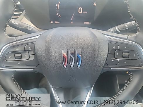 Used 2025 Buick Encore GX Preferred AWD/4WD image 11