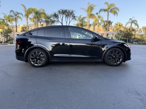 Used 2022 Tesla Model X image 7