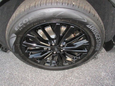 Used 2024 Ford Escape ST-Line Elite w/ Premium Technology Package image 9