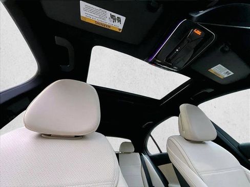 Used 2025 Mercedes-Benz C 300 Sedan image 17