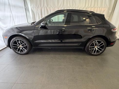 Used 2025 Porsche Macan AWD/4WD image 2