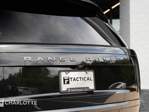 Used 2025 Land Rover Range Rover Long Wheelbase SE AWD/4WD image 13