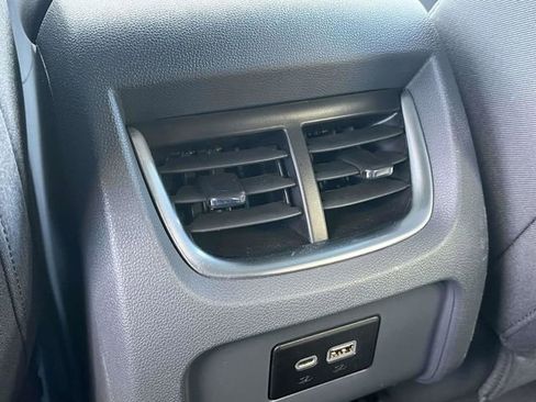 Used 2022 Chevrolet Blazer LT image 19