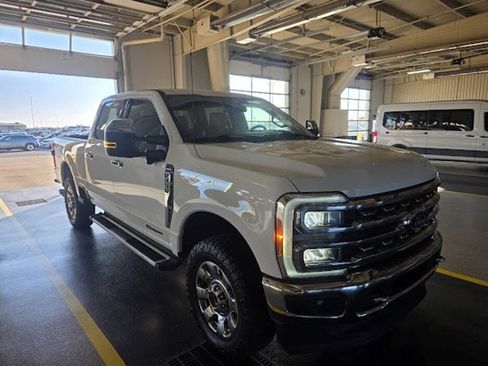 Used 2023 Ford F250 Lariat w/ Chrome Package image 5