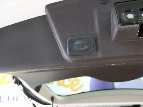 Used 2013 Buick Enclave Premium image 18