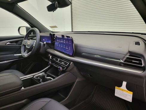 New 2026 Chevrolet Traverse LT w/ Sun and Wheel Package image 37