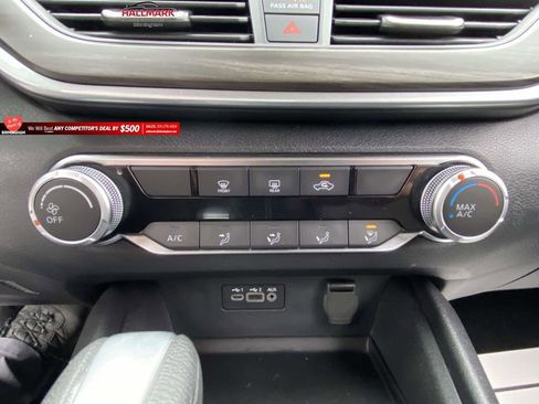 Used 2025 Nissan Altima 2.5 SV image 21