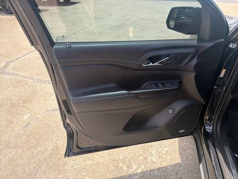 Used 2021 GMC Acadia SLT FWD image 12