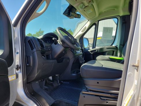 Used 2025 RAM ProMaster 3500 w/ Premium Convenience Group FWD image 6
