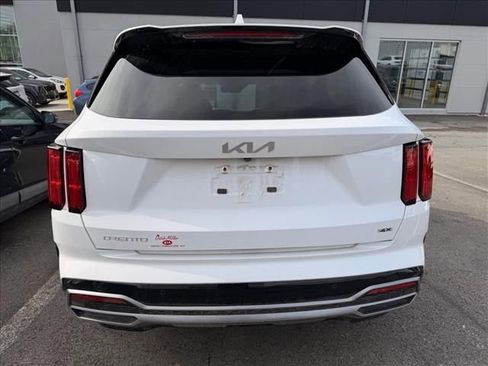 Used 2023 Kia Sorento SX image 19