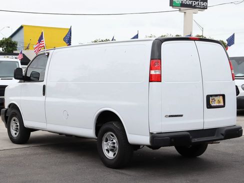 Used 2021 Chevrolet Express 2500 w/ Driver Convenience Package image 18
