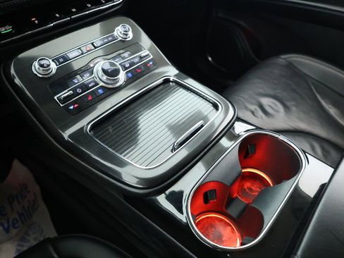 Used 2022 Lincoln Nautilus Reserve image 14