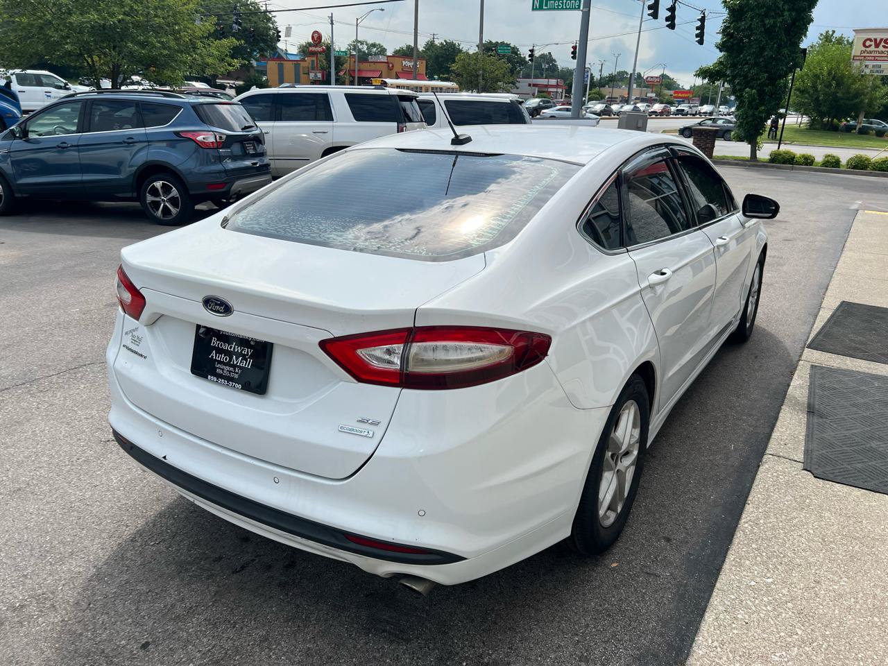 Used 2016 Ford Fusion SE w/ Equipment Group 202A FWD image 7