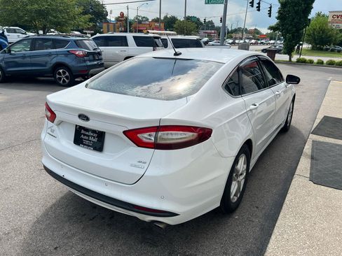 Used 2016 Ford Fusion SE w/ Equipment Group 202A FWD image 7