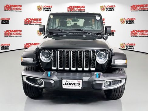 Used 2023 Jeep Wrangler Unlimited Sahara AWD/4WD image 10
