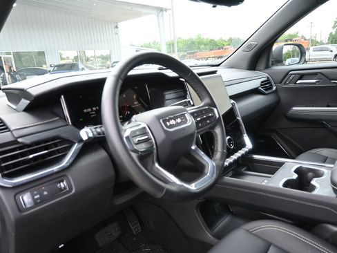 Used 2026 GMC Acadia Elevation w/ Elevation Premium Package FWD image 24