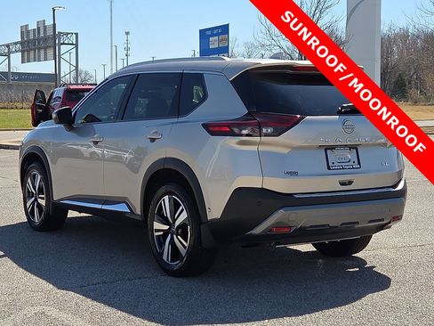 Used 2023 Nissan Rogue SL w/ SL Premium Package image 4
