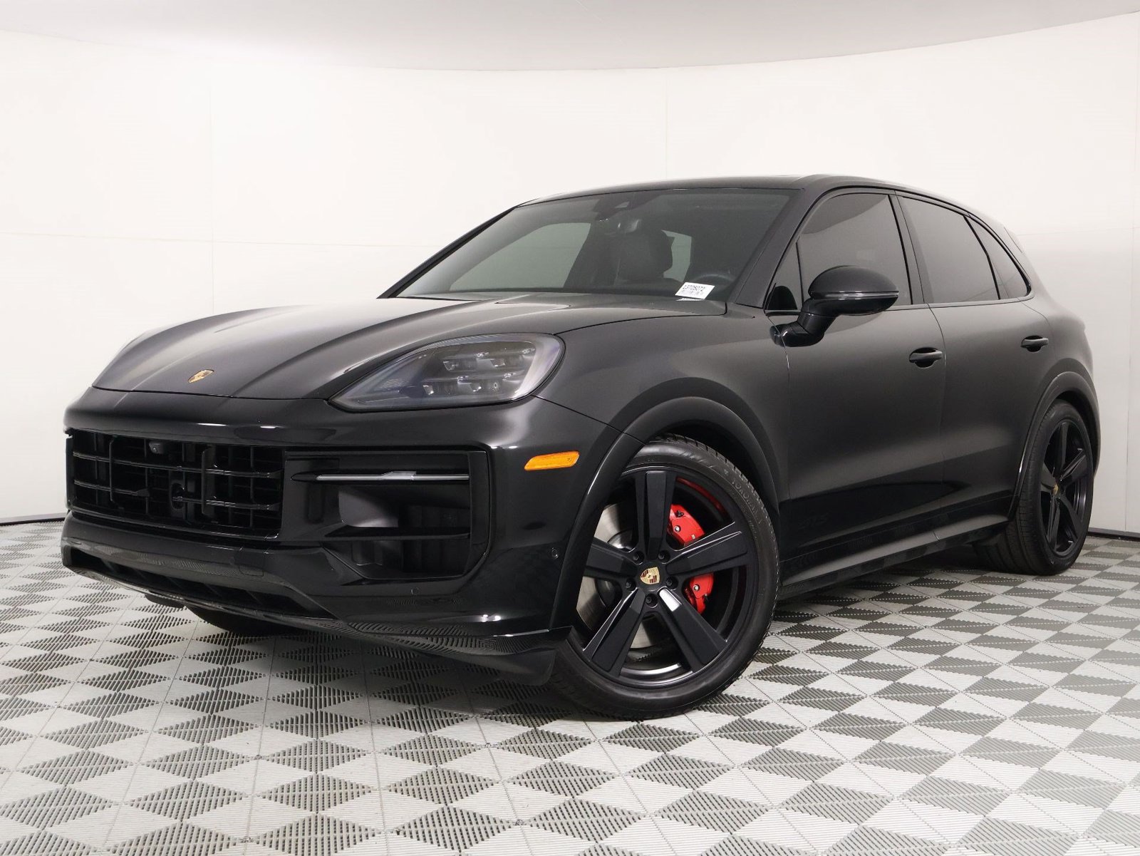 Certified 2025 Porsche Cayenne GTS AWD/4WD image 35