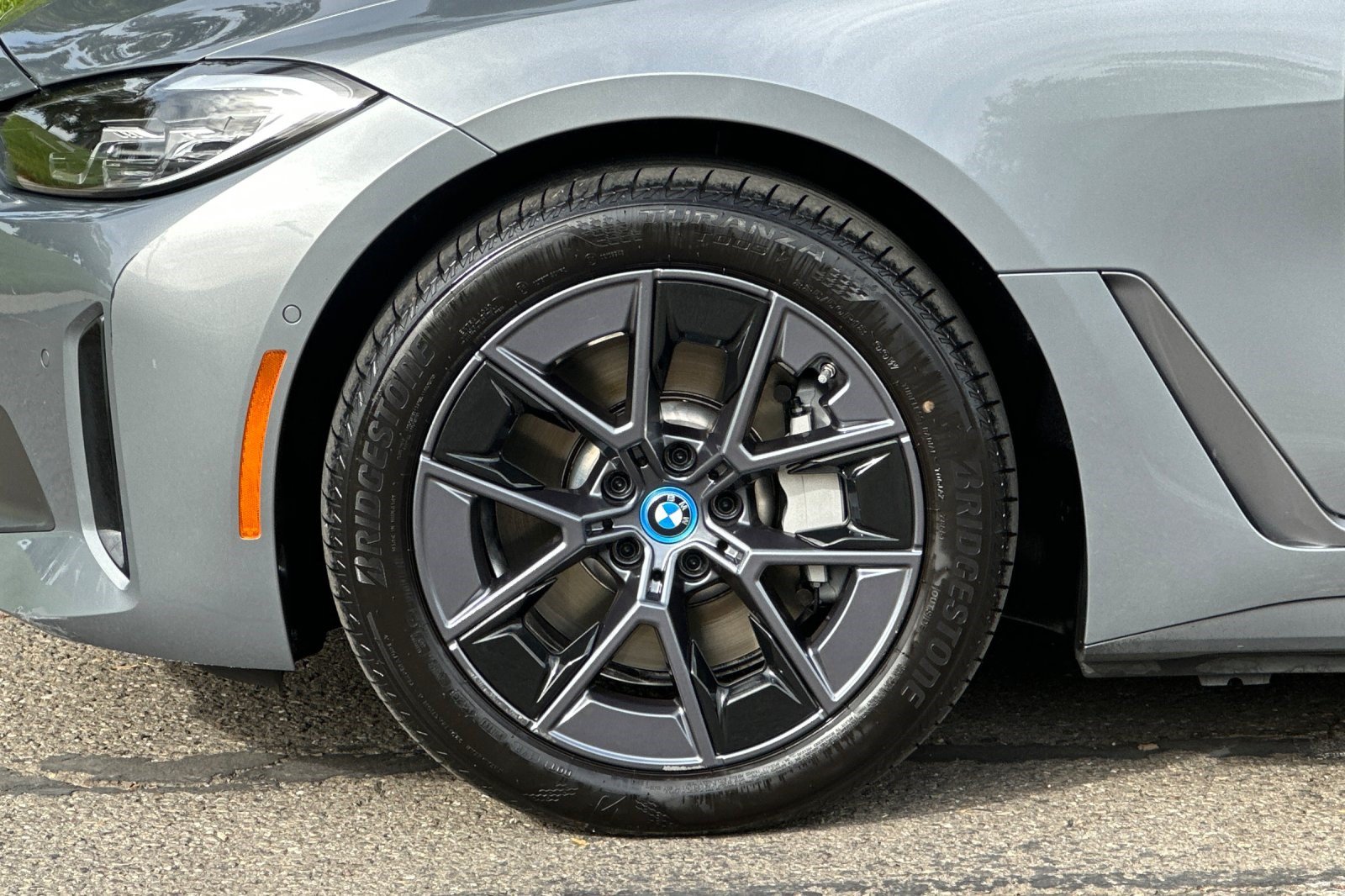 Certified 2024 BMW i4 eDrive35 w/ Premium Package RWD image 37