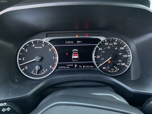 Used 2025 Nissan Rogue SV FWD image 31