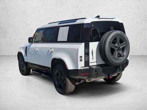 New 2026 Land Rover Defender 110 X-Dynamic SE image 9