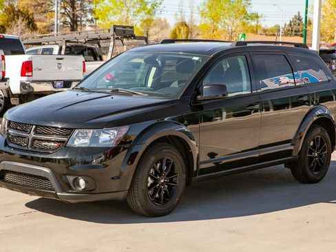 Used 2019 Dodge Journey SE w/ Connectivity Group FWD image 8