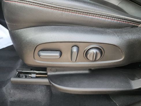 Used 2023 Chevrolet Traverse RS image 17