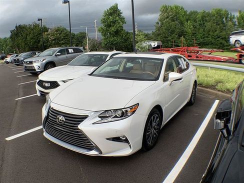 Used 2016 Lexus ES 350 w/ Luxury Package w/Wood Trim FWD image 1