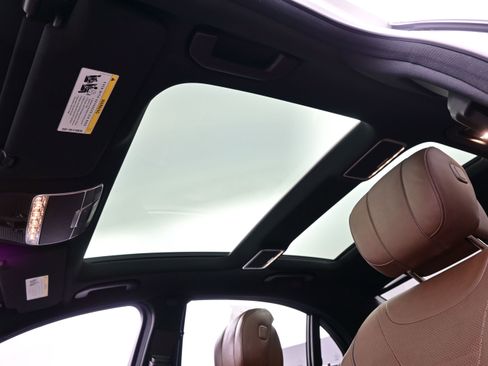 Used 2015 Mercedes-Benz S 550 Sedan image 21