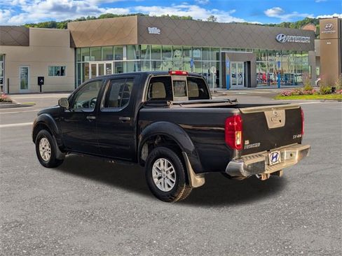 Used 2017 Nissan Frontier SV image 5