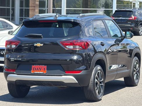 Used 2025 Chevrolet TrailBlazer LT AWD/4WD image 5