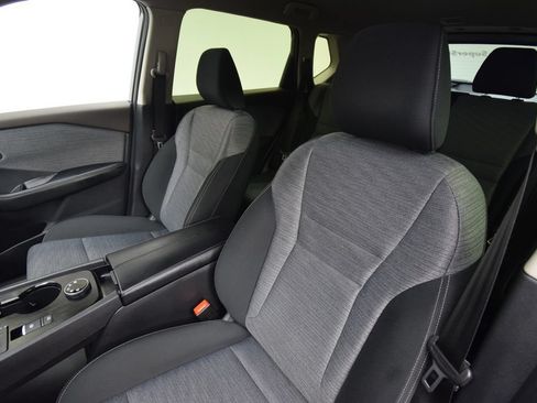 Used 2023 Nissan Rogue SV AWD/4WD image 19