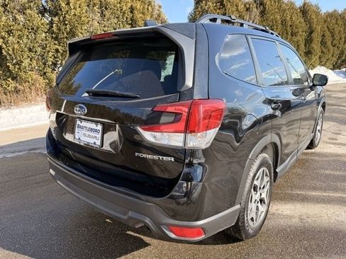 Used 2023 Subaru Forester Premium image 4