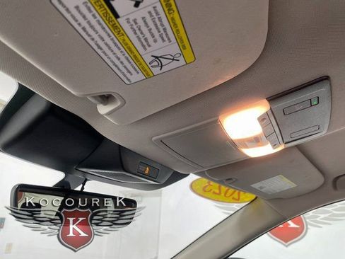 Used 2023 Nissan Pathfinder SL w/ Lighting Package (N92) image 18