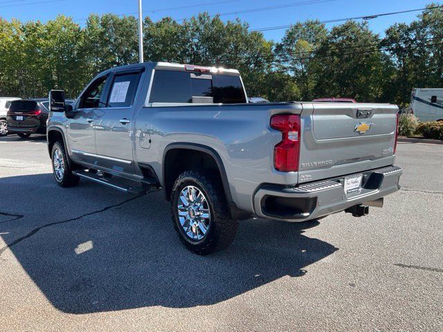 Used 2024 Chevrolet Silverado 3500 High Country w/ High Country Premium Package AWD/4WD image 23