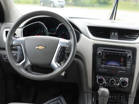 Used 2015 Chevrolet Traverse LT image 19