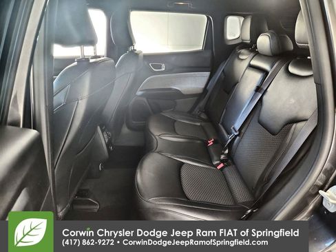Certified 2024 Jeep Compass Latitude image 30