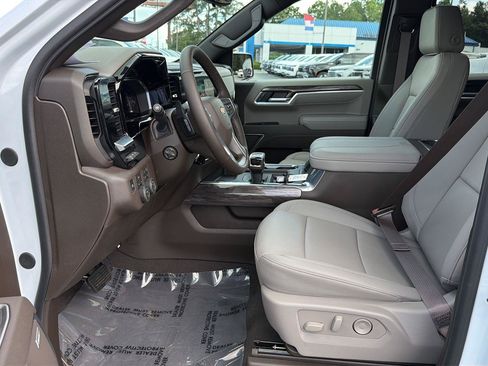 New 2026 Chevrolet Silverado 1500 LTZ w/ LTZ Premium Package AWD/4WD image 10