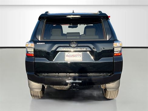 Used 2024 Toyota 4Runner SR5 Premium image 6