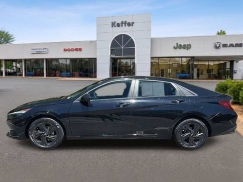 Used 2021 Hyundai Elantra SEL FWD image 2