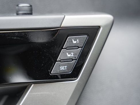 Used 2025 Toyota Tundra Limited image 42